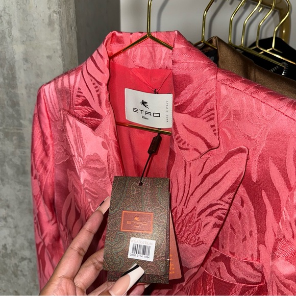 Etro Lily Paisley Floral Jacquard Single Breasted Blazer in Coral Pink - Picture 15 of 17